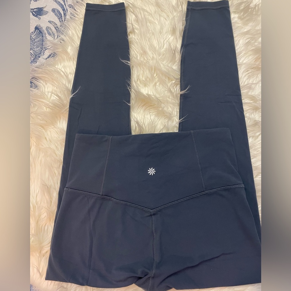 ATHLETA ELATION ULTRA HIGH RISE S/P LEGGING
Waist :13”
Inseam:24” - Picture 2 of 5